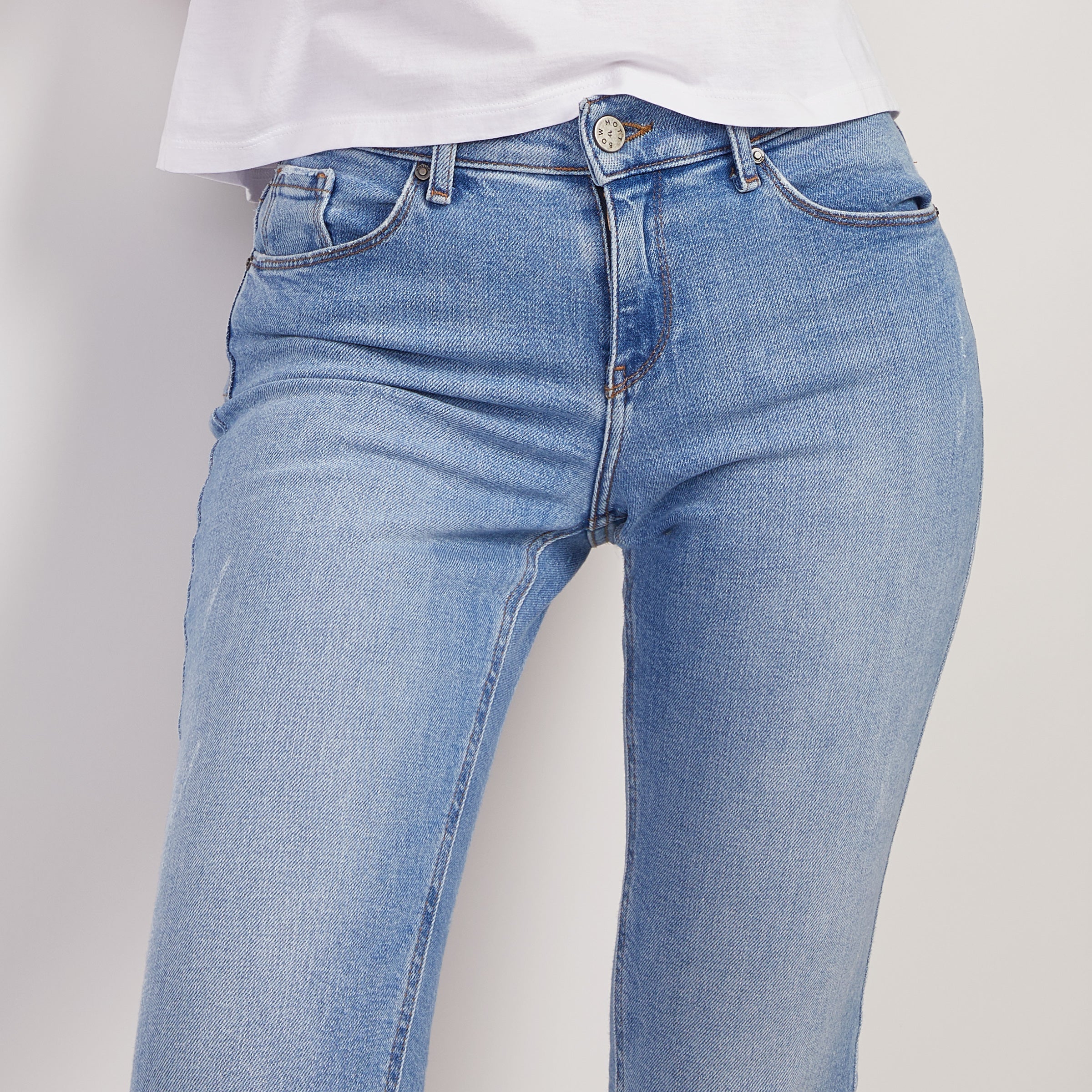 Mid Rise Slim Straight Hubert Jeans