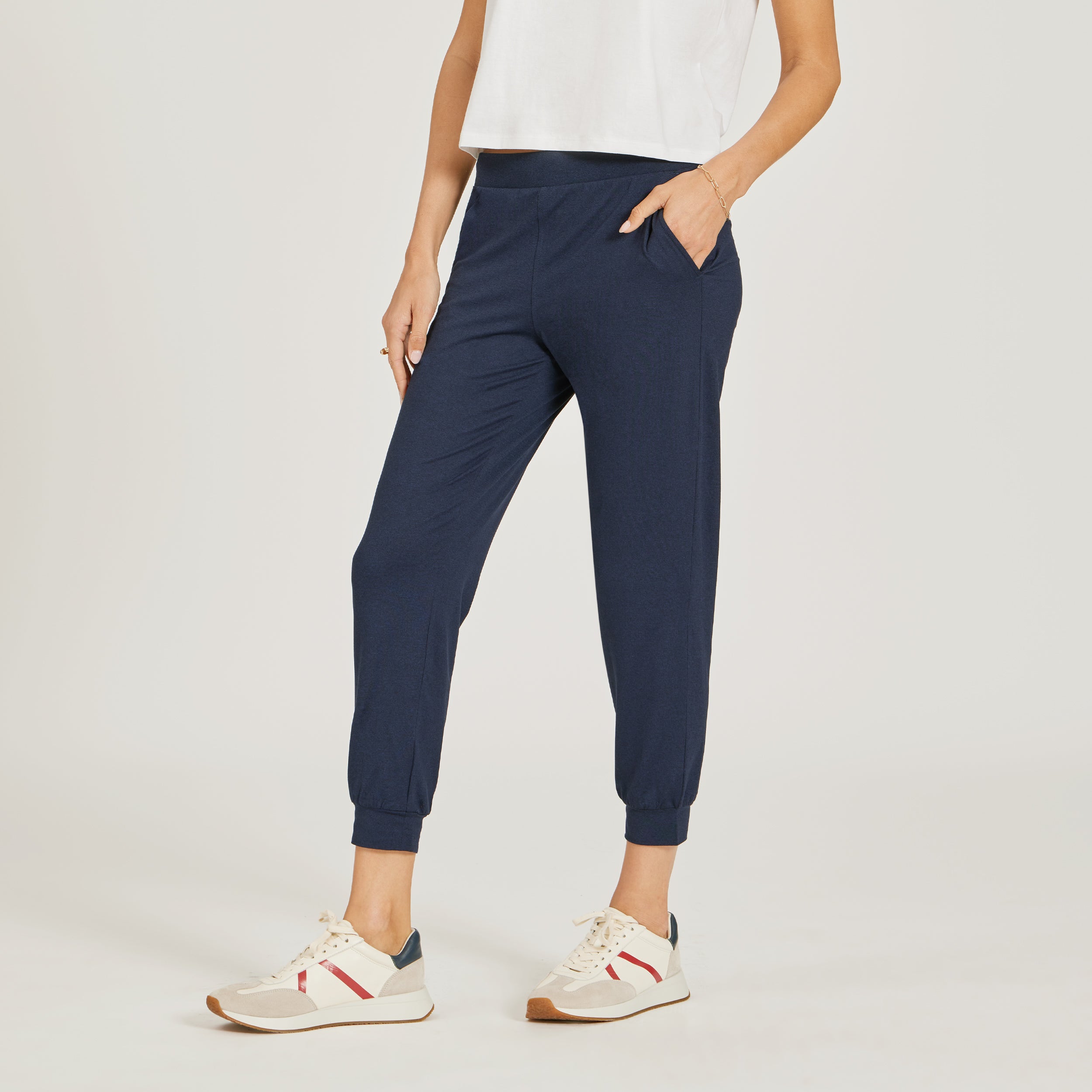 Cropped Performance Jogger