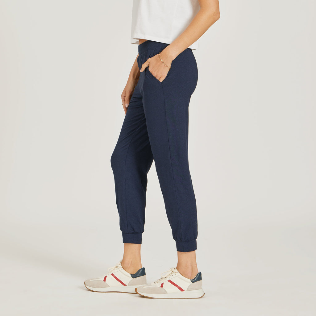 Cropped Performance Jogger